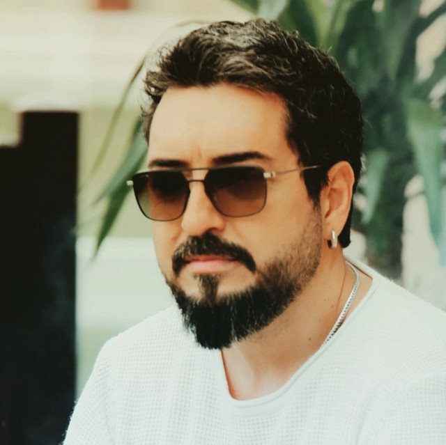 Özgür Kanat